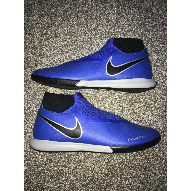 Nike Phantom indoor football boots