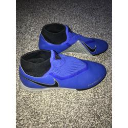 Nike Phantom indoor football boots