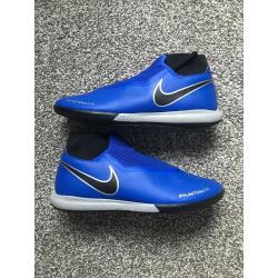 Nike Phantom indoor football boots