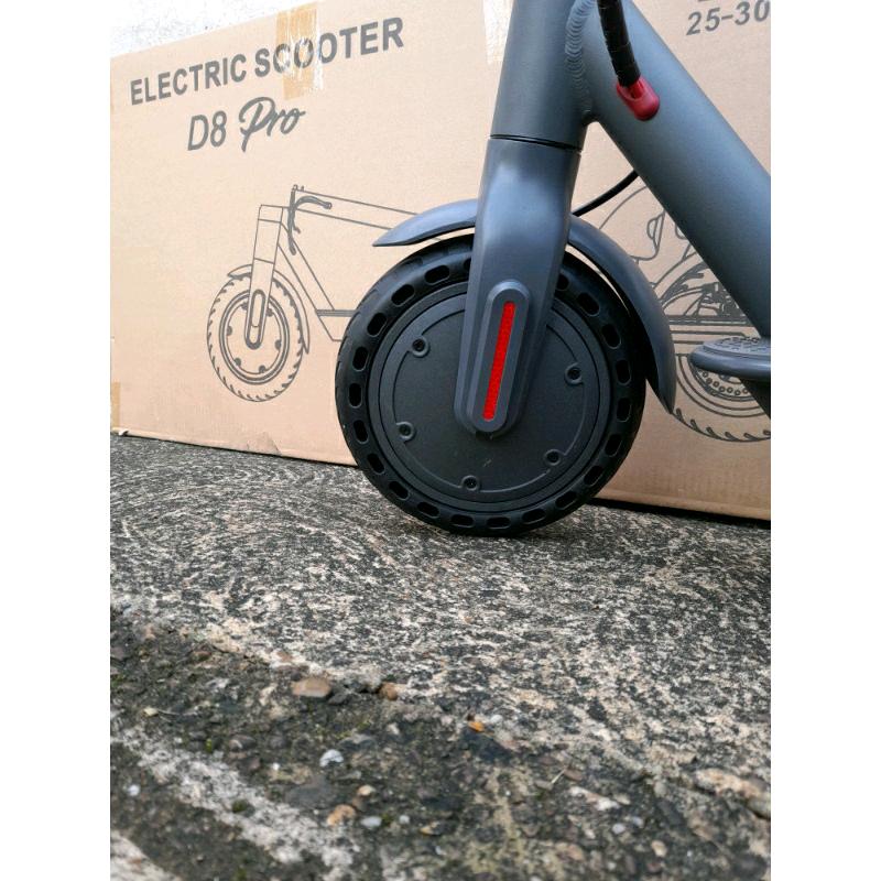 Electric Scooter 350w 7.8ah Boxed New