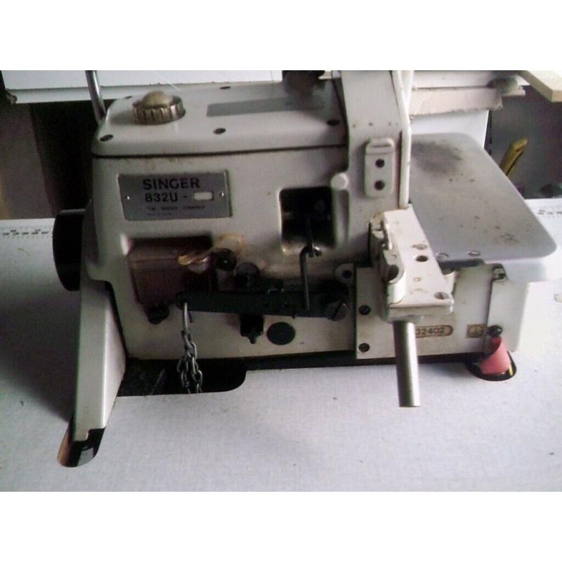 SINGER OVERLOCKER INDUSTRAIL 4 THREAD(TWIN) NEEDLE OVERLOCKER COMPLE WITH TABLE & MOTOR