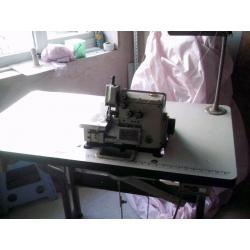 SINGER OVERLOCKER INDUSTRAIL 4 THREAD(TWIN) NEEDLE OVERLOCKER COMPLE WITH TABLE & MOTOR