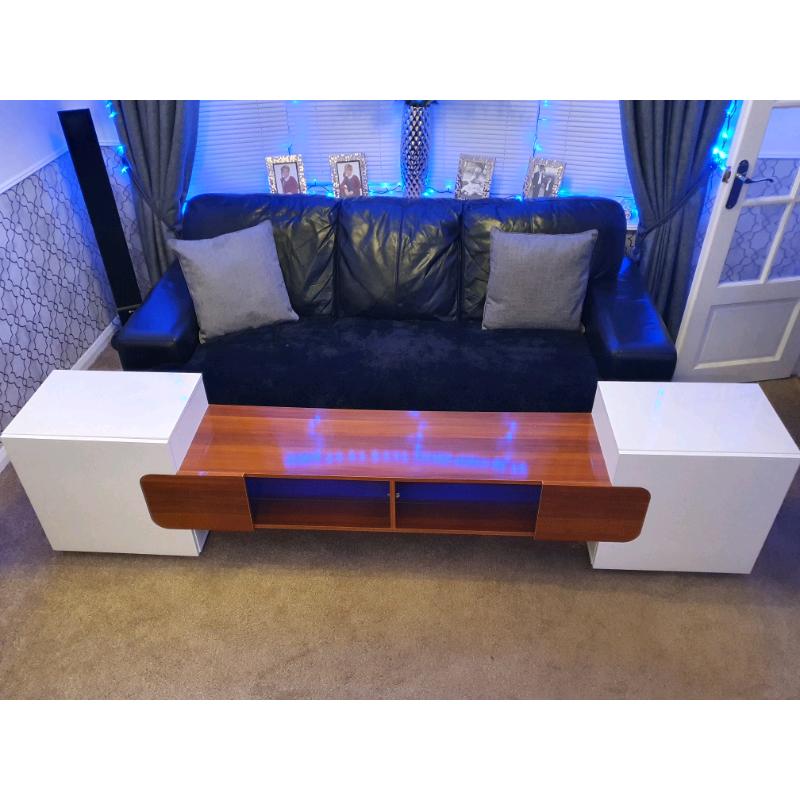 High gloss tv unit