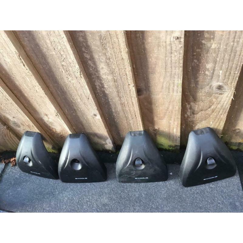 Exodus FP3 Roof Bars and foot pack.