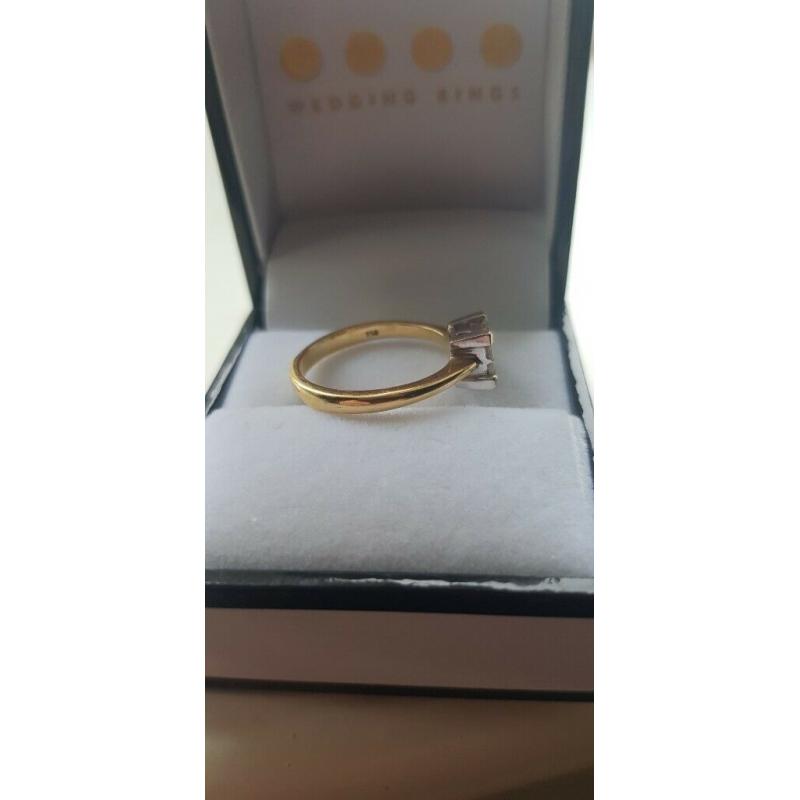 Diamond 18ct yellow gold ring