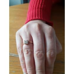 Diamond 18ct yellow gold ring