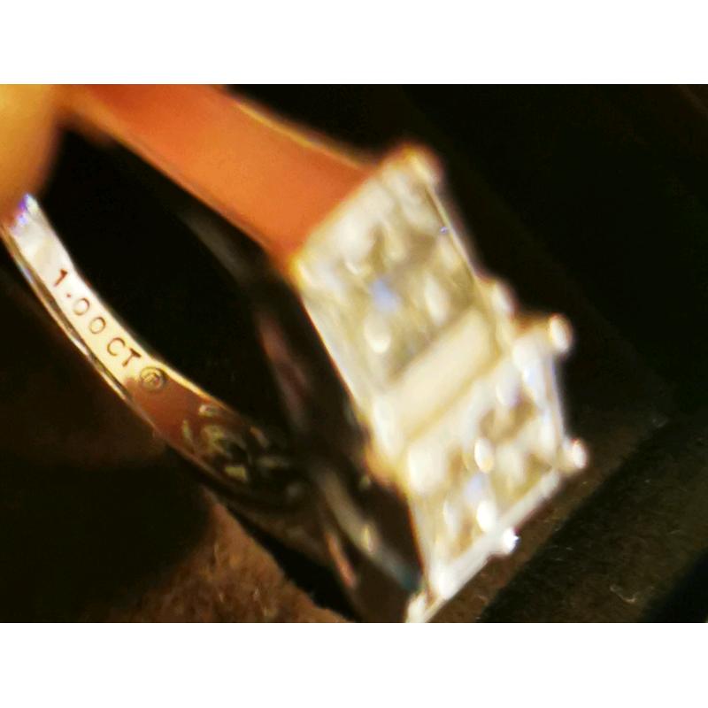 18ct White Gold 1ct Princess Diamond ring