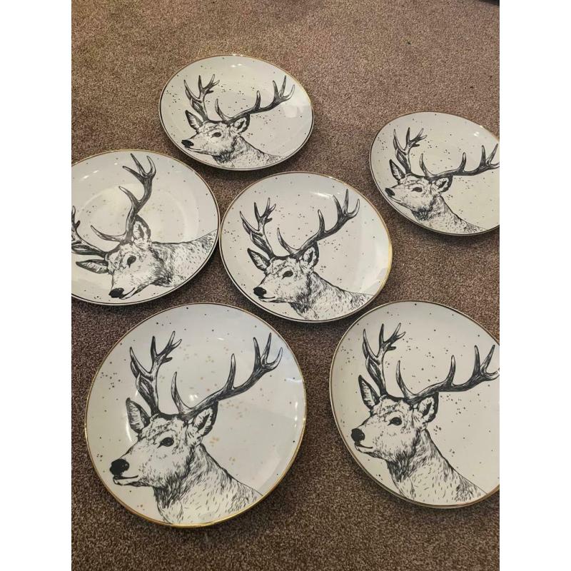 6 New Christmas Stag Dinner Plates