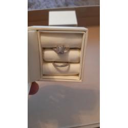Womans bridal ring set . Size M