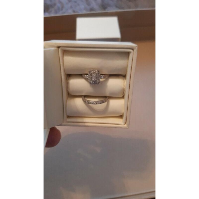 Womans bridal ring set . Size M