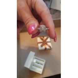 Womans bridal ring set . Size M