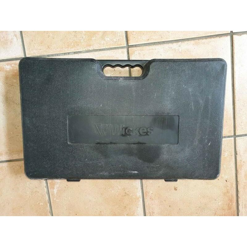 Complete laser levelling kit in a box, never used