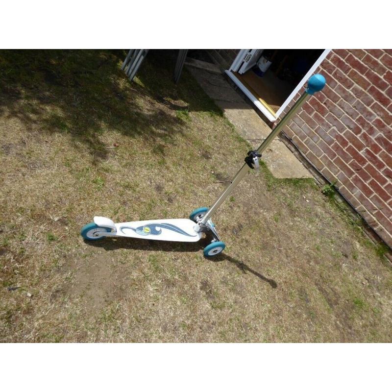 Zinc three wheeled scooter, adjustable height