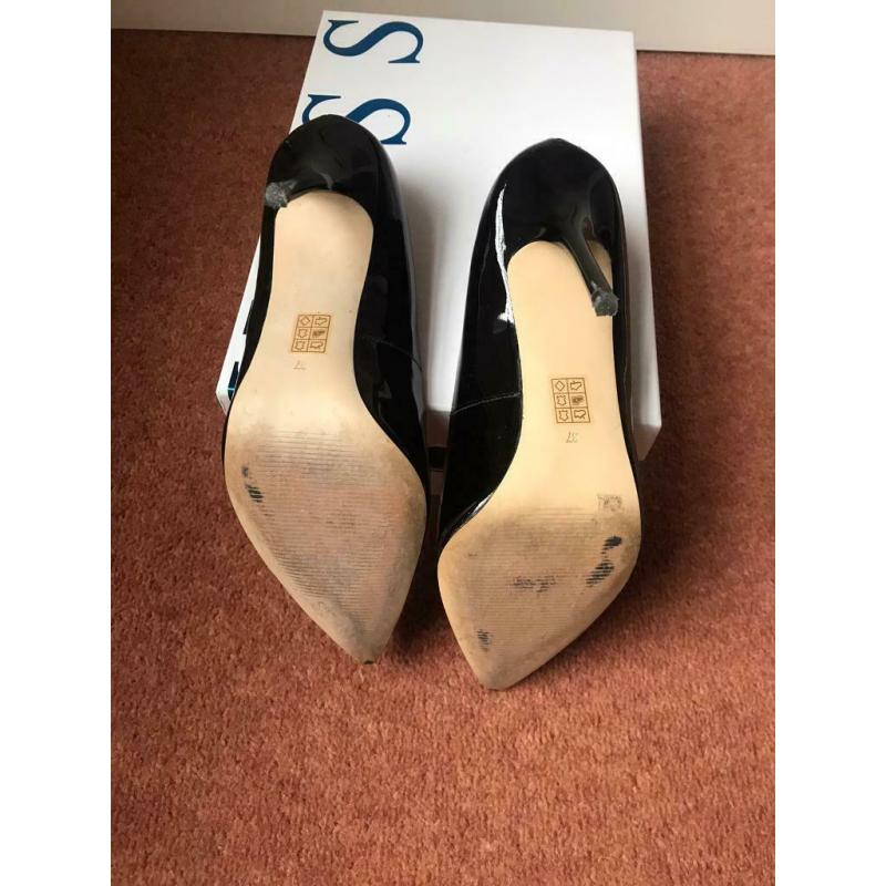 Guess stiletto shoes