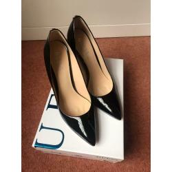 Guess stiletto shoes