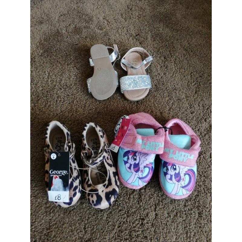 New Children's Slippers And Shoes Size 6 (with tags on)