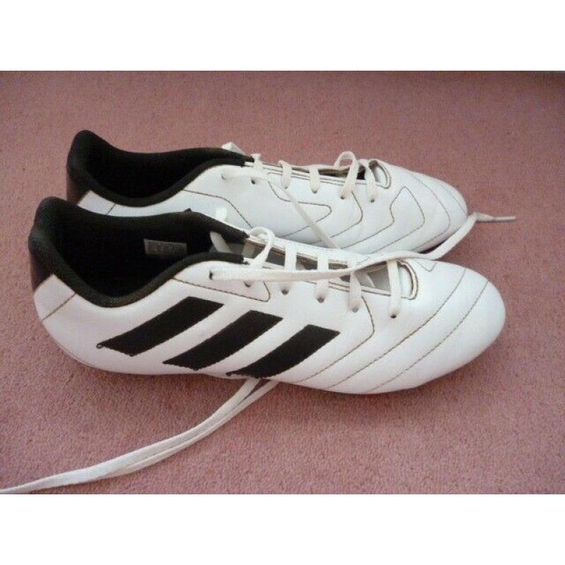 ADIDAS FOOTBALL BOOTS SIZE 9