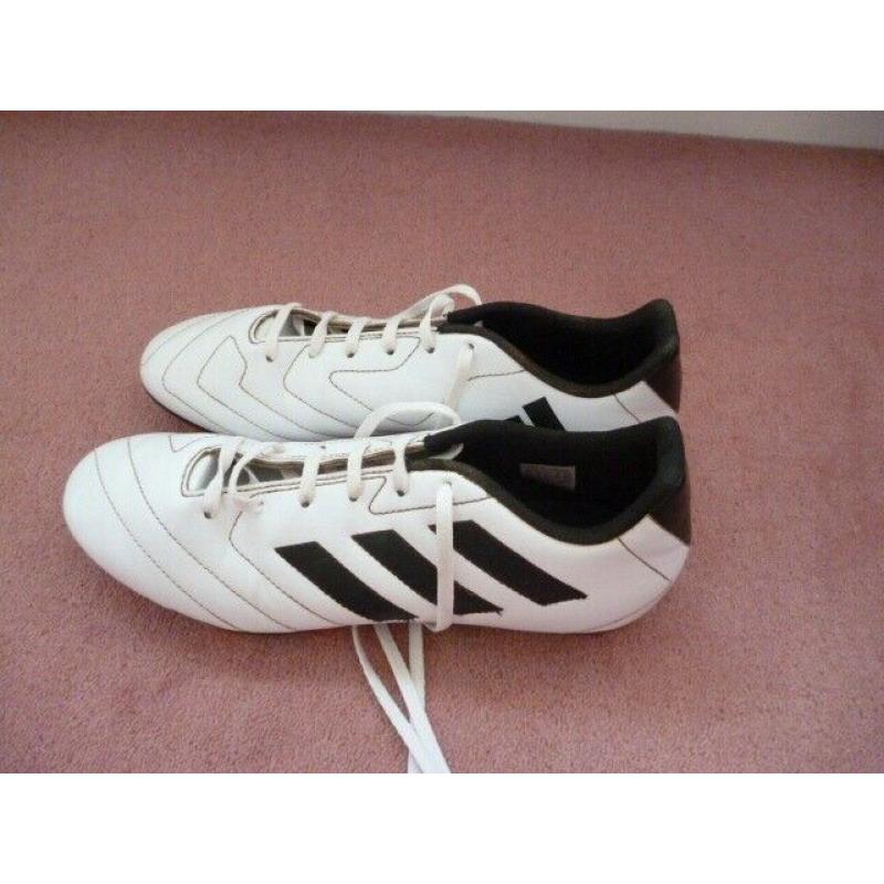 ADIDAS FOOTBALL BOOTS SIZE 9