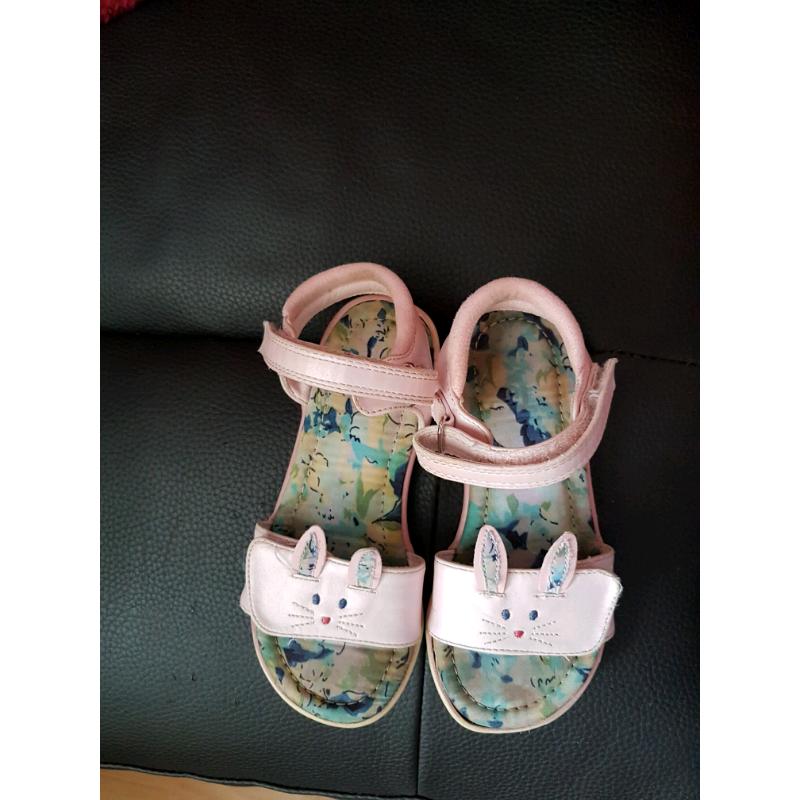 Girls bunny sandals size 10
